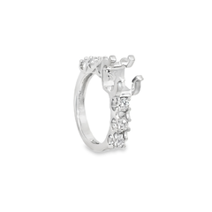 Elegant Ring with Diamonds