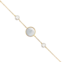 Elegant Gold and Pearl Bracelet