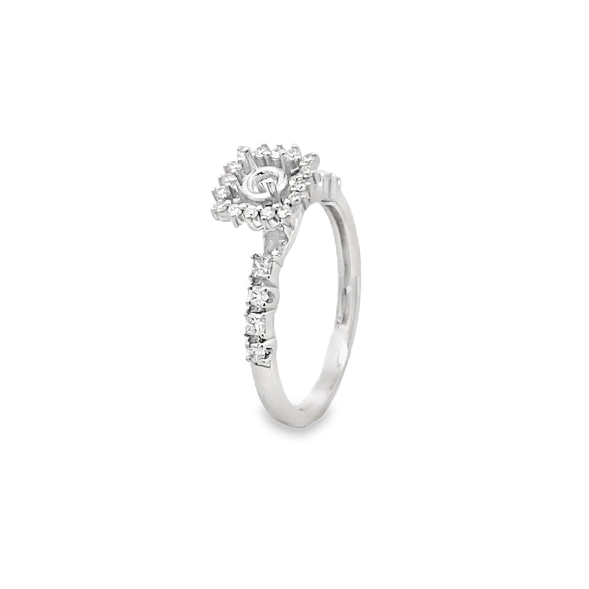 Round Halo Diamond Engagement Ring Secondary image