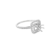 Diamond Ring in 18k Gold