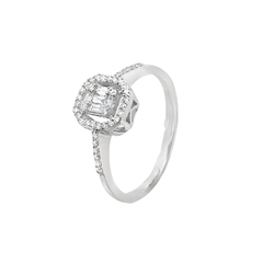 Elegant Diamond Engagement Ring