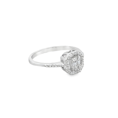 Elegant Diamond Engagement Ring