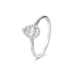 White Gold Ring With a Diamond