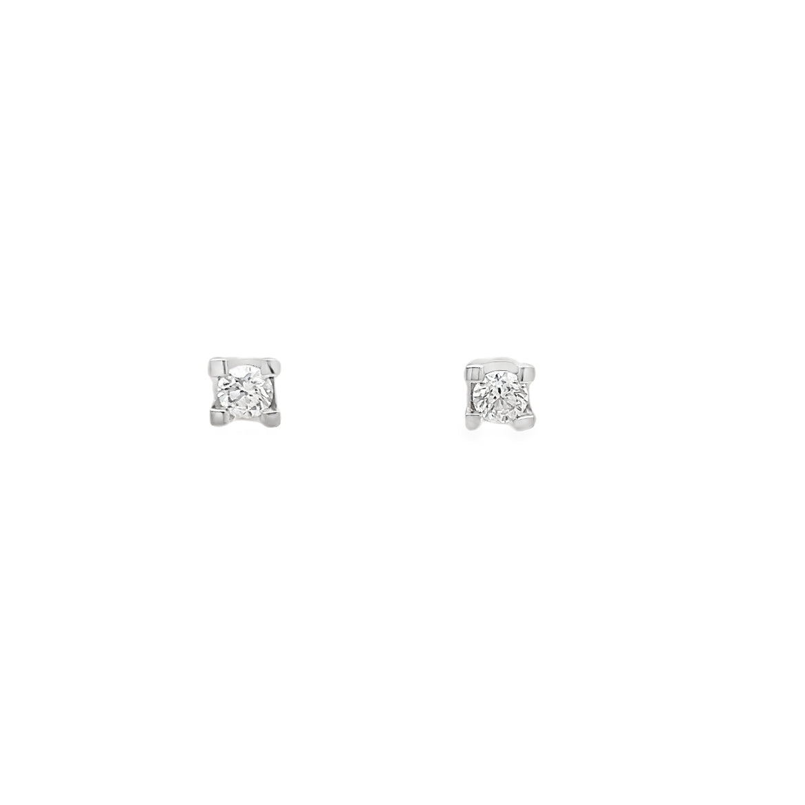 Shop Diamond Stud Earrings by Amadura Jewelry. 0.37 CT G VS1 natural diamonds. Visit El Korba & Citystars. IGI, GIA & HRD certificates. Main image