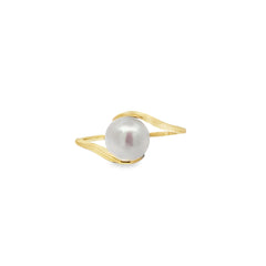 Pearl ring in 18k Gold