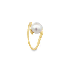 Pearl ring in 18k Gold