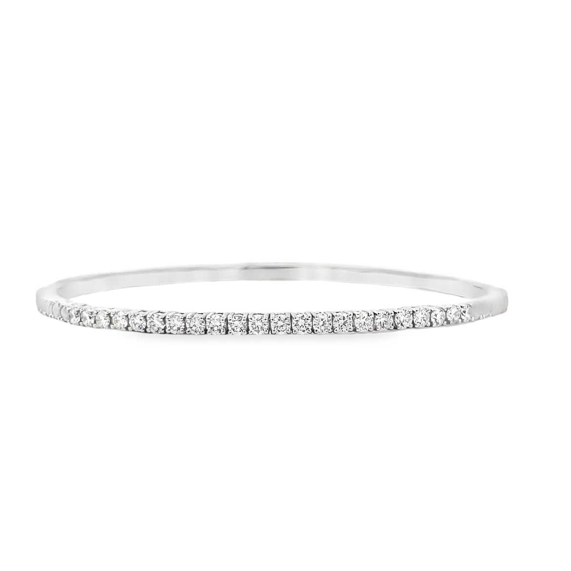 Shop the Classic Diamond Bangle by Amadura Jewelry. Visit El Korba & Citystars Mall. Includes an international IGI diamond certificate. Main image