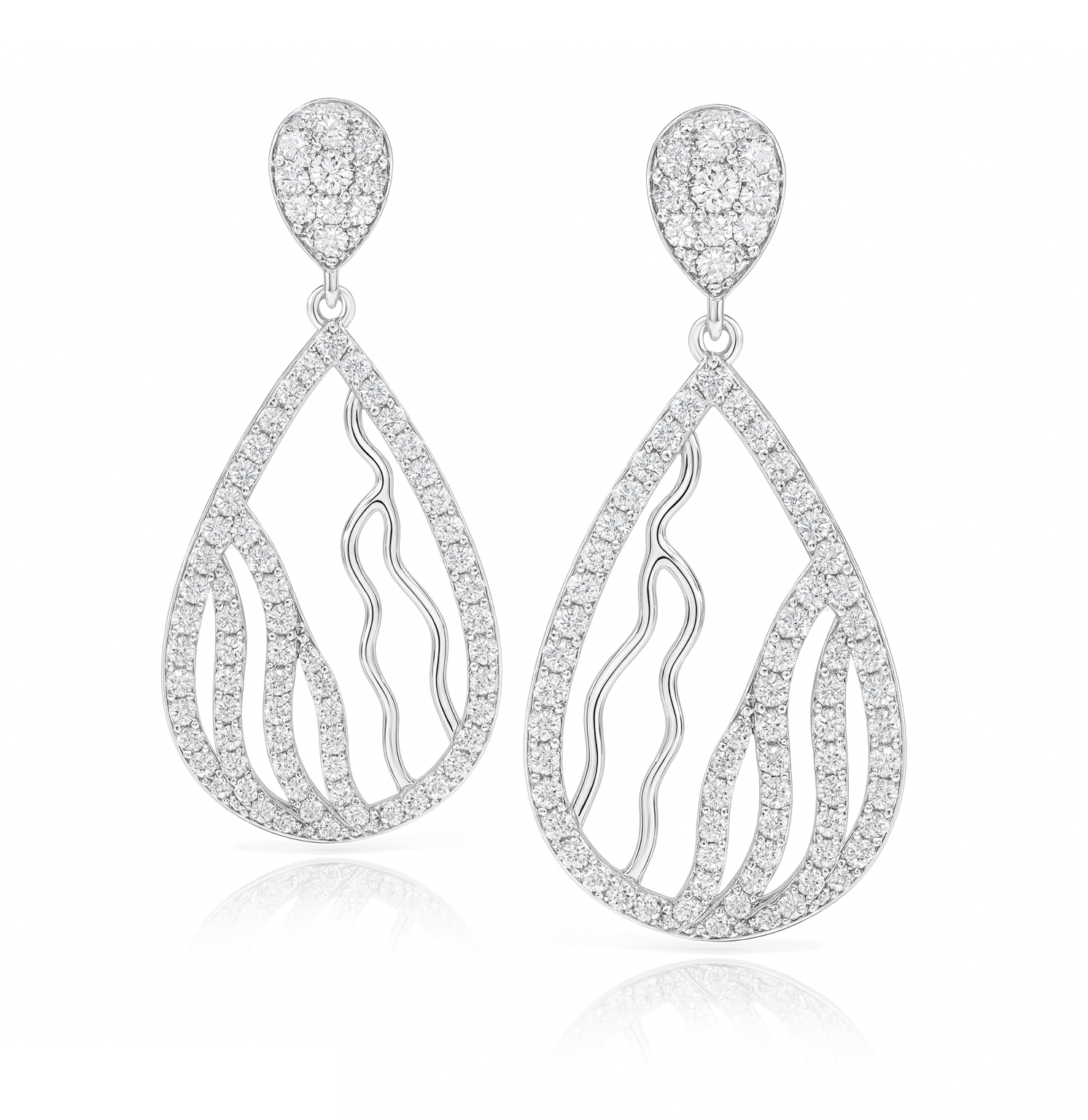 Elevate your style with Diamond Teardrop Dangle Earrings by Amadura Jewelry. Crafted in with 0.51 ct VS clarity, G color diamonds. Shop timeless luxury today. Main image