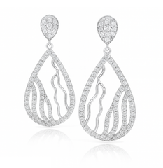 Elevate your style with Diamond Teardrop Dangle Earrings by Amadura Jewelry. Crafted in 18K gold with 0.51 ct VS clarity, G color diamonds. Shop timeless luxury today.